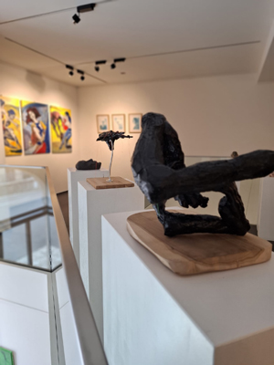 Figurative and expressive sculptures mostly showing portraits, the human body and figure.